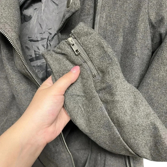 Delia's Grey Zip Up Coat - Picture 4 of 7